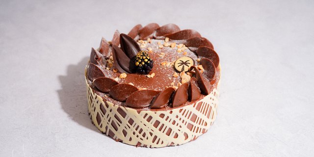 Minimal Ferrero Cake
