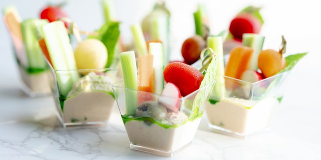 Crudités & Hummus Cup