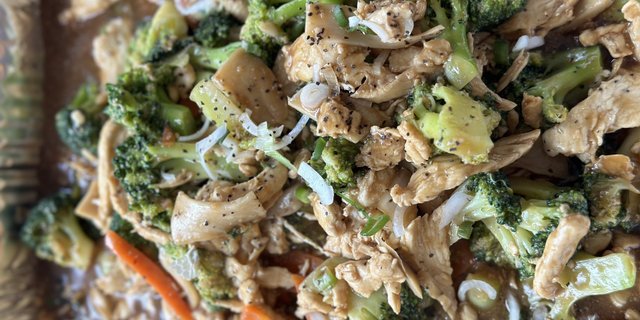 Stir-Fry Broccoli w/ Chicken