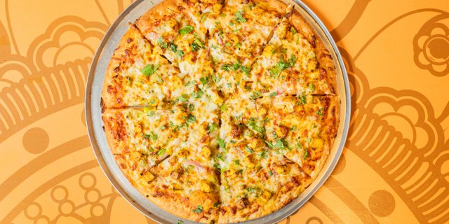 Achari Paneer Pizza