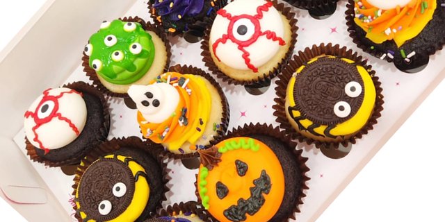 One Dozen Gluten-Free Halloween Cupcakes