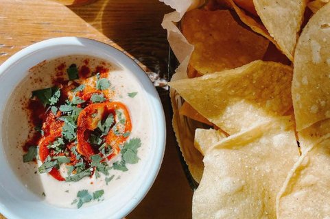 Queso & Chips