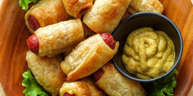 Beef Mini Franks In Puff Pastry