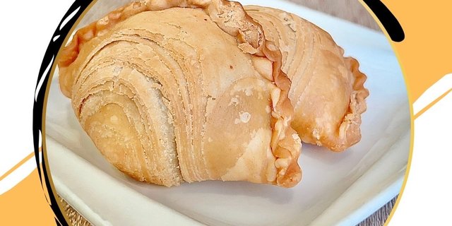 Chicken Curry Puffs Tray