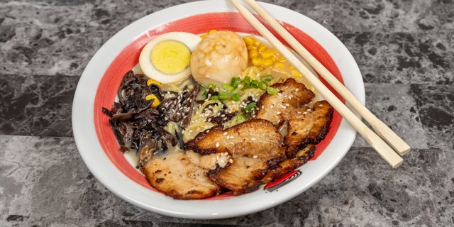 Tonkotsu Ramen Noodle Soup