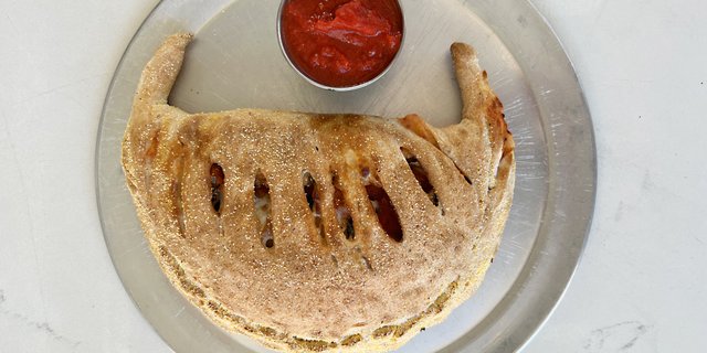 Mozzarella Calzone
