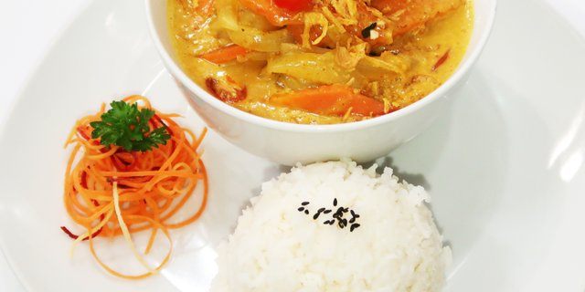 Yellow Curry Tray