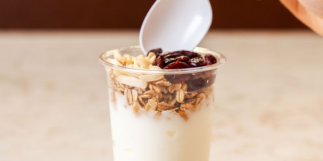 Granola & Yogurt Parfait