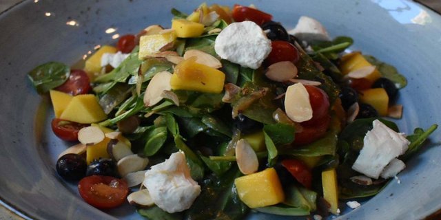 Spinach & Fruit Salad