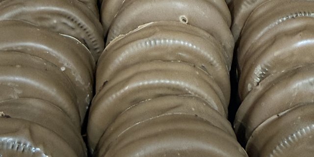 Chocolate Dipped Oreos
