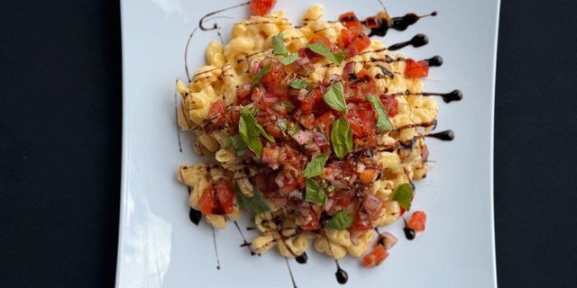 Caprese Mac & Cheese