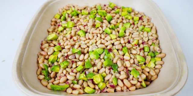 White Bean & Avocado Salad