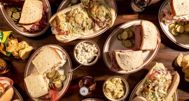 Gold’s Deli