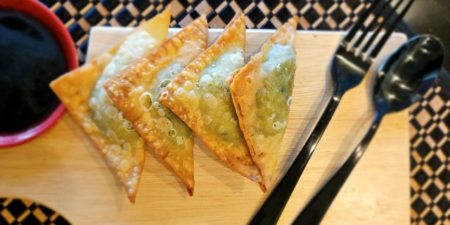 Vegan Lion’s Mane Crab Rangoons