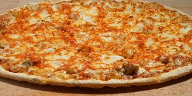 Halal Buffalo Chicken Pizza