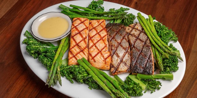 Grilled Salmon Tray
