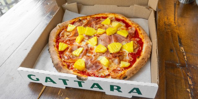 Hawaiian Pizza