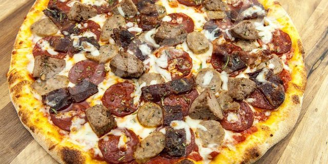 Quattro Carne Pizza