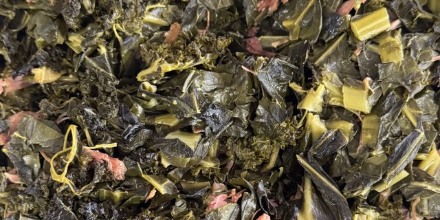 Greens w/ Smoked Turkey Pan