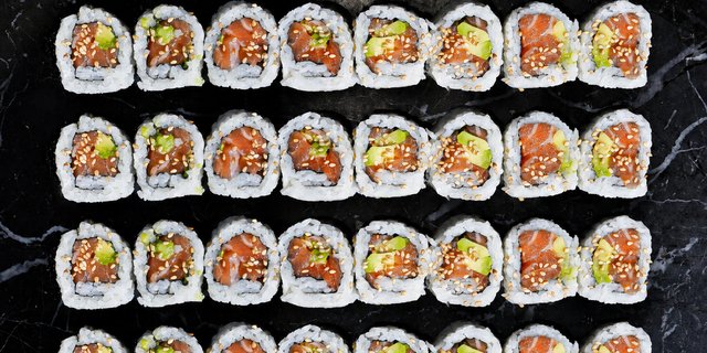Salmon Avocado Roll