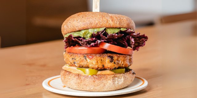 Chipotle Burger Boxed Lunch