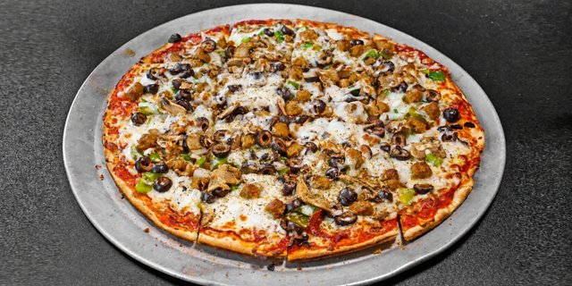 Deluxe Pizza
