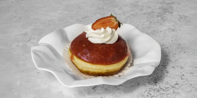 Strawberry Cream Donut