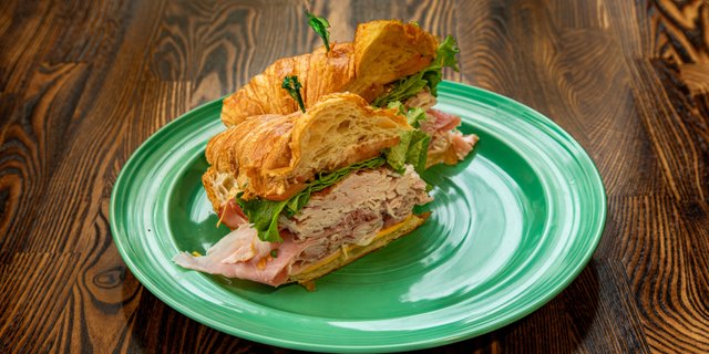 Cali Clubhouse Croissant