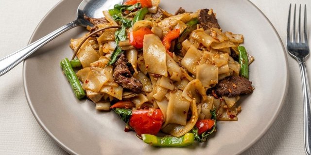 Drunken Noodle Party Tray