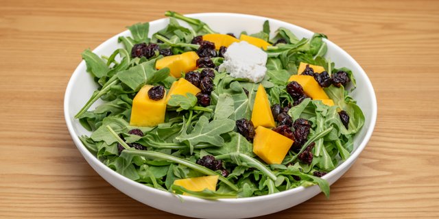 Mango-Arugula Salad Tray