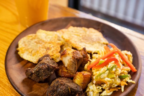 Medium Fried Pork w/ Plantains