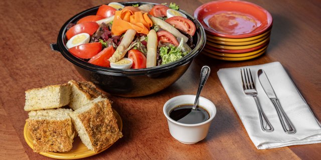 Pizza Parlor Giant Italian Salad