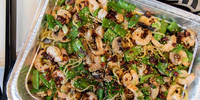 Garlic Butter Shrimp Stir-Fry Platter