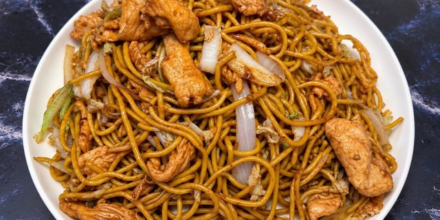 Chicken Lo Mein