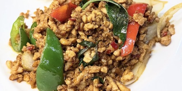 Chicken Chili Basil Entree