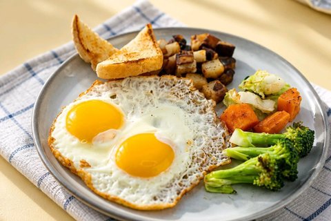Grill Veggies & Eggs
