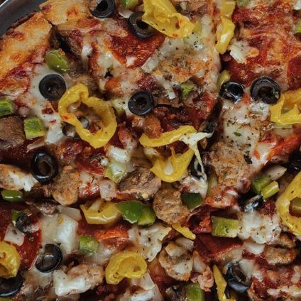 8-Item Deluxe Pizza