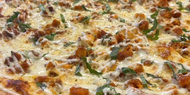 Buffalo Chicken Ranch XL Pizza