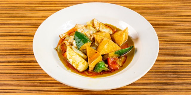 Pan-Fried Tofu Curry Over White Rice