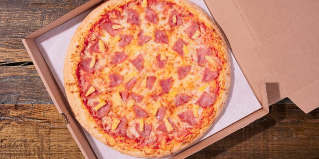 Cauliflower Hawaiian Pizza