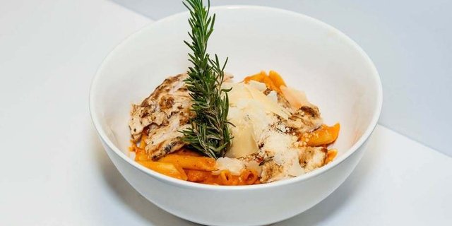 Penne Ala Vodka w/ Chicken