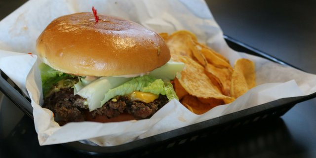 Burger Boxed Lunch