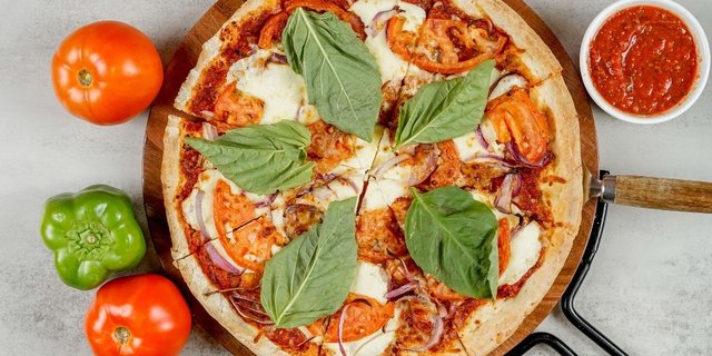 Lady of the Lake(Margherita): 18 Inch (Serves 6 People)