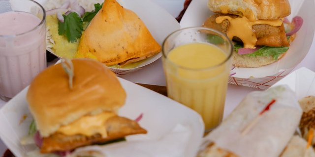 Butter Chicken Samosa Sliders