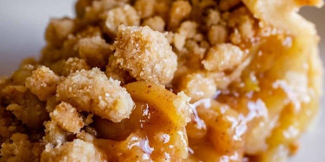 Apple Crisp Pie