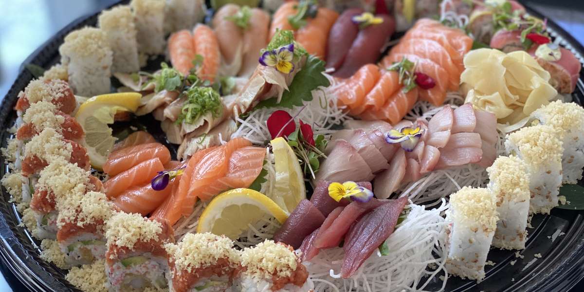 Flamin' Phó & Sushi Bar