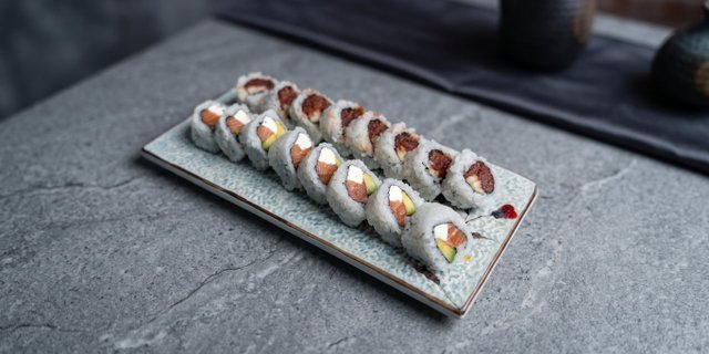 Philadelphia Roll & Spicy Tuna Roll Tray