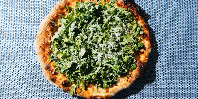 16" Prosciutto E Rucola Pizza