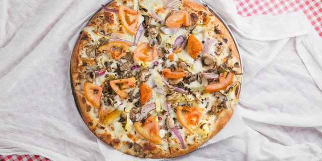 Veggie Alfredo Pizza