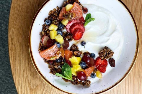 Yogurt & Granola